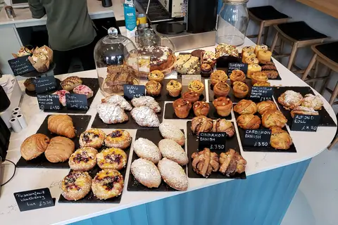 L & L Cakes photo 2